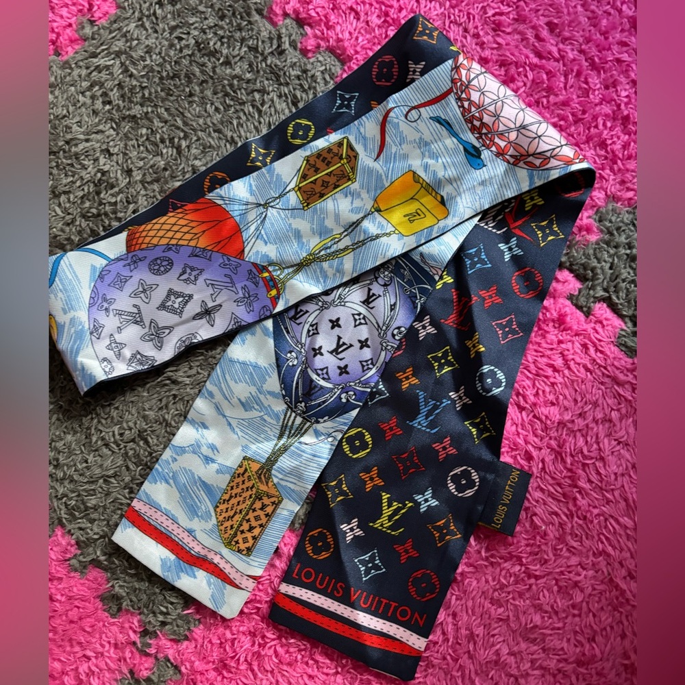 Purse scarf